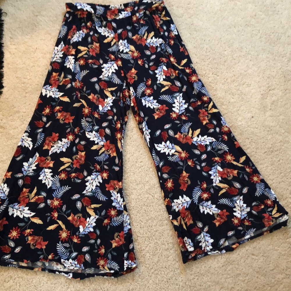 Floral pants!🌺